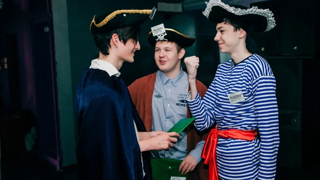 Тінейджерів об’єднає спільна мета і вони будуть активно спілкуватися.